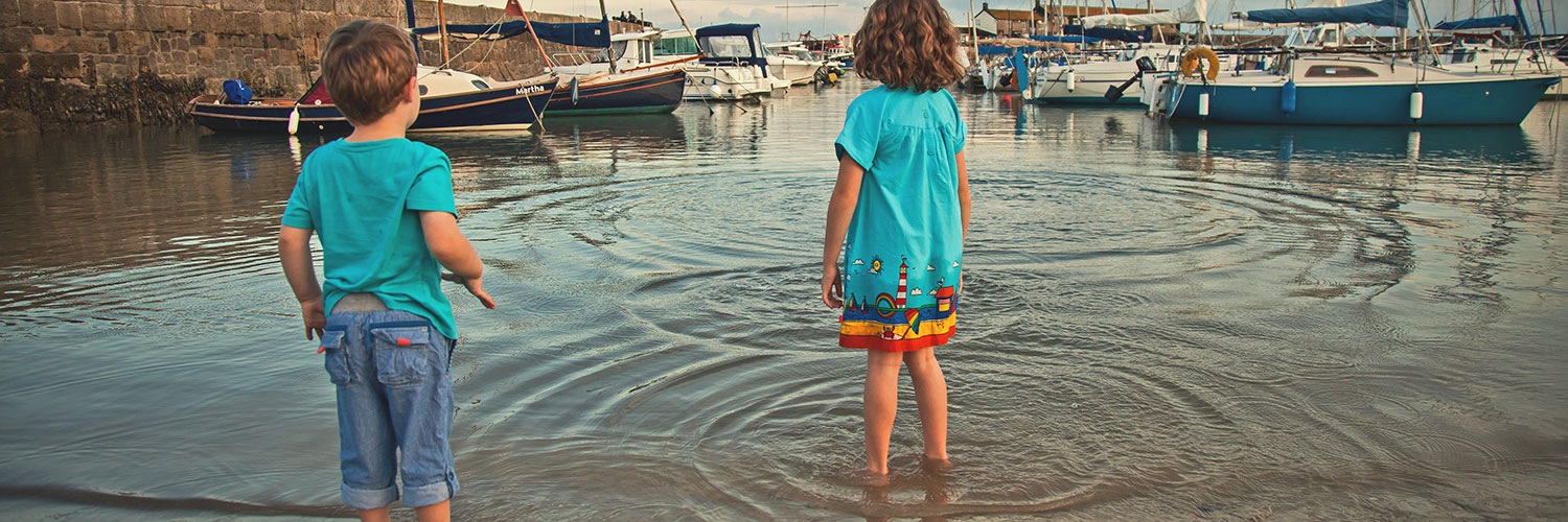 Children paddling