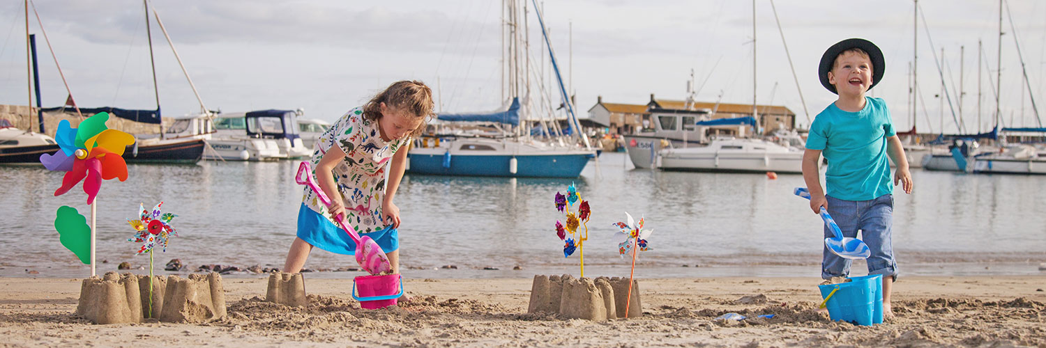 Children making sandcastles