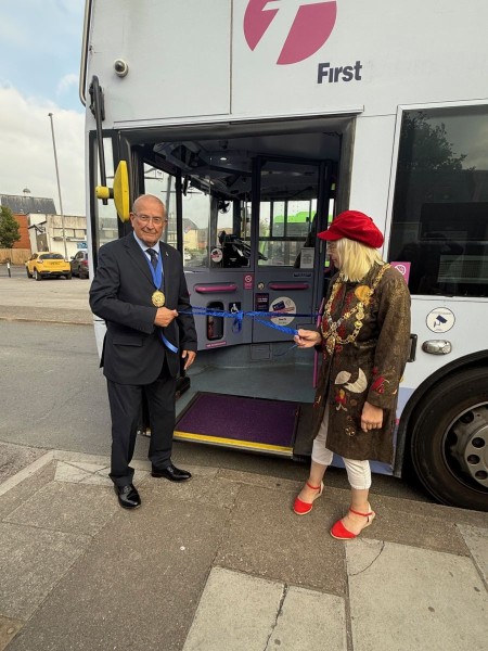 Almost 300 passengers board night-time bus service