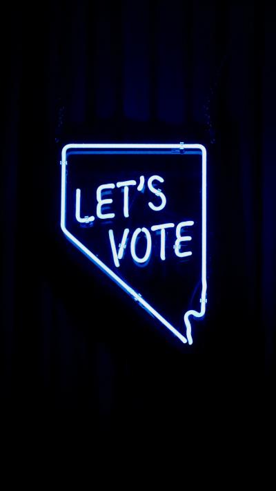 Three candidates stand for town council seat